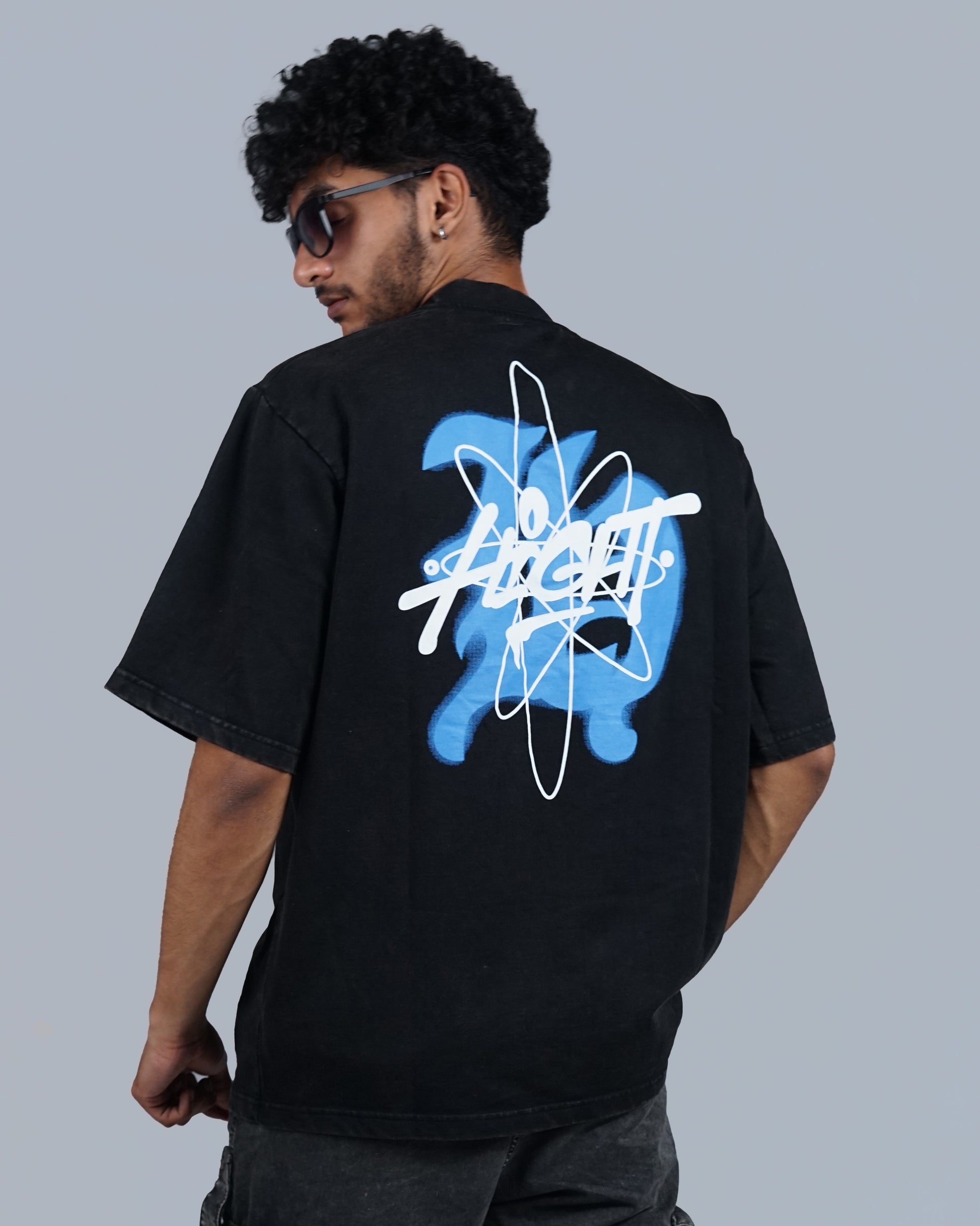 LIGHT OVERSIZED T-SHIRT